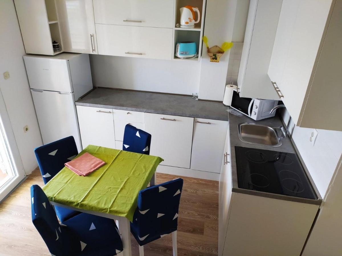 Apartments Ljerka Stara Novalja Exterior photo